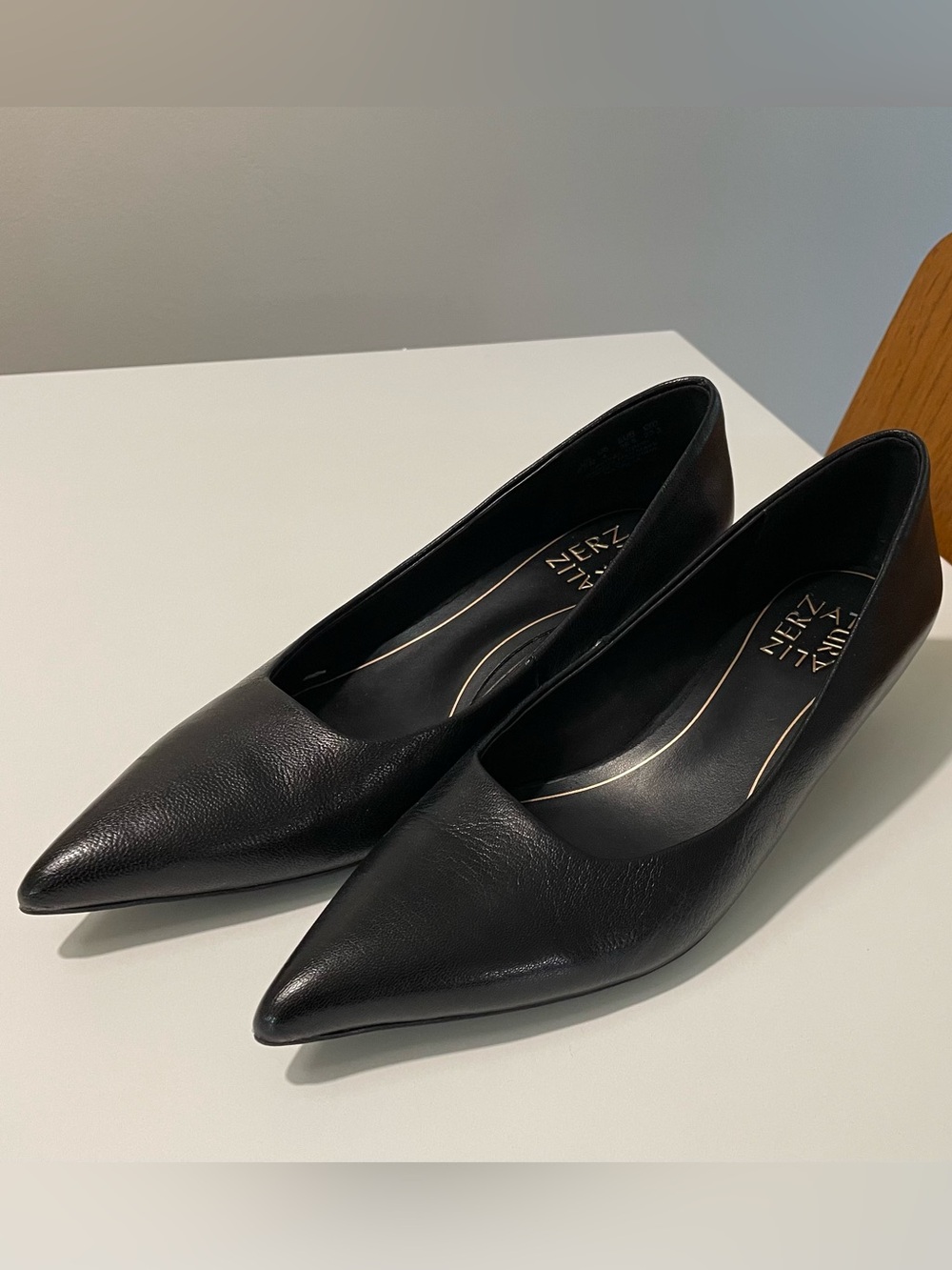 Naturalizer Natalia Black Leather Kitten Heel Pumps